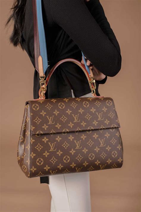 louis vuitton cluny mm price|louis vuitton cluny mm m43236.